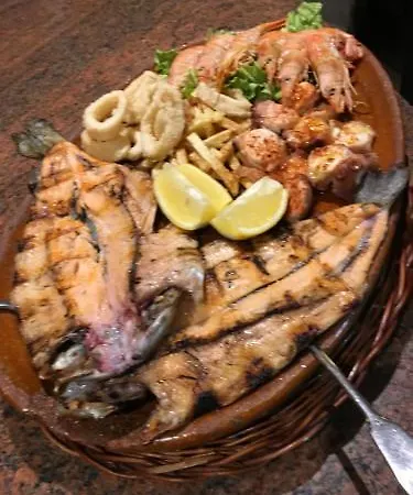 Tres Estrellas Casa Maribona Gela