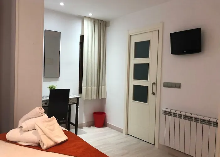 Tres Estrellas Casa Maribona Gela 호텔 El Puente (Castile and Leon)