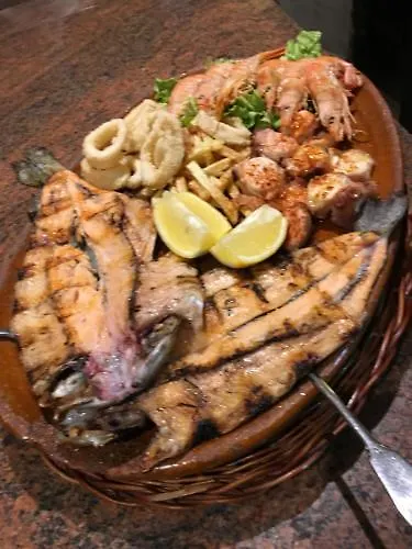 Tres Estrellas Casa Maribona Gela